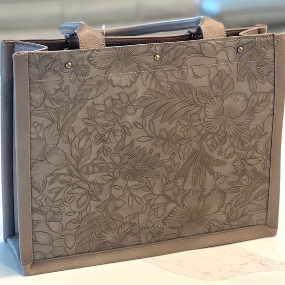 DARCY MARKS LONDON TAN LARGE TOTE - Picture 7 of 16